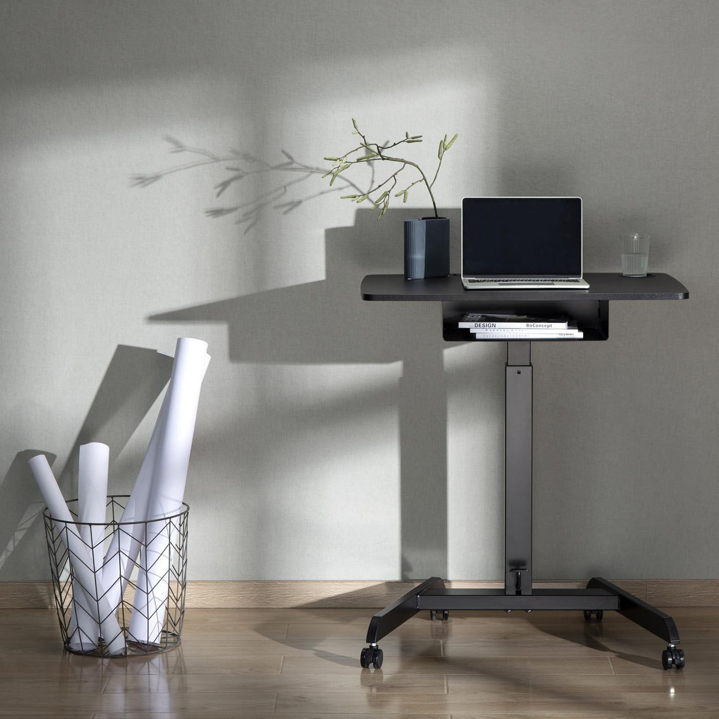 Maclean MC-903B Höhenverstellbarer Laptop-Schreibtisch mit Rollen und einer Schublade Sitz-Steh-Schreibtisch Höhenverstellbar bis max. 113 cm max. 8kg (Schwarz)